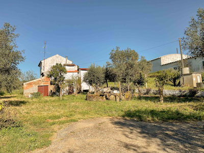 Entrada/Driveway